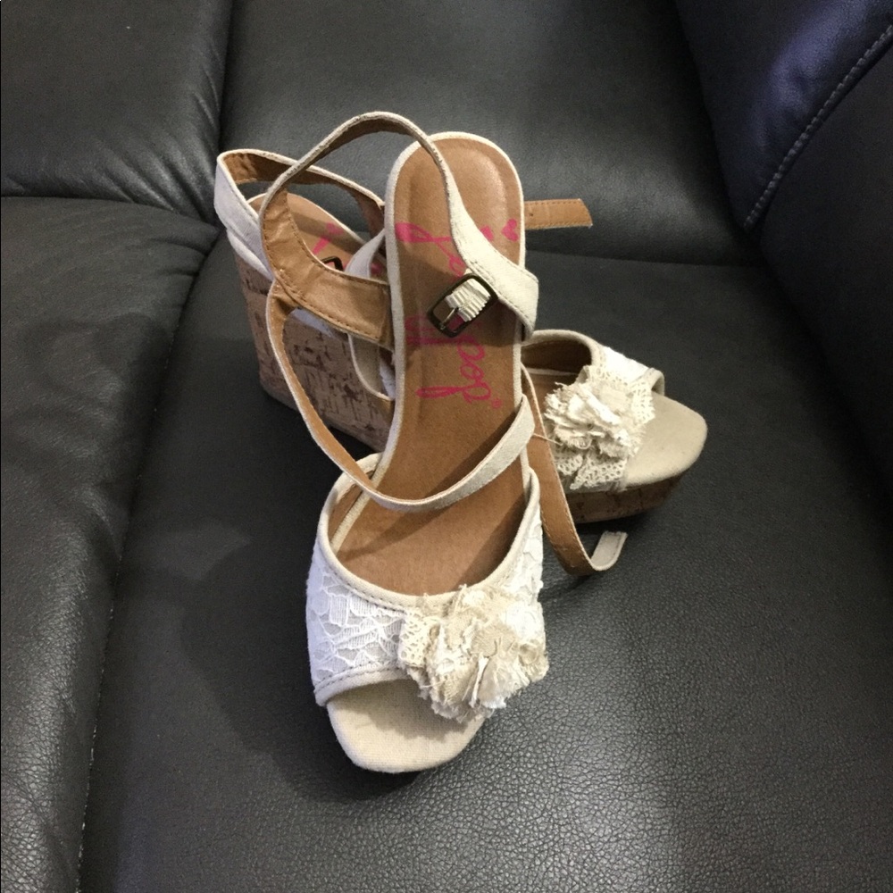 Lollipop Heels Wedge Sz 7M Beige